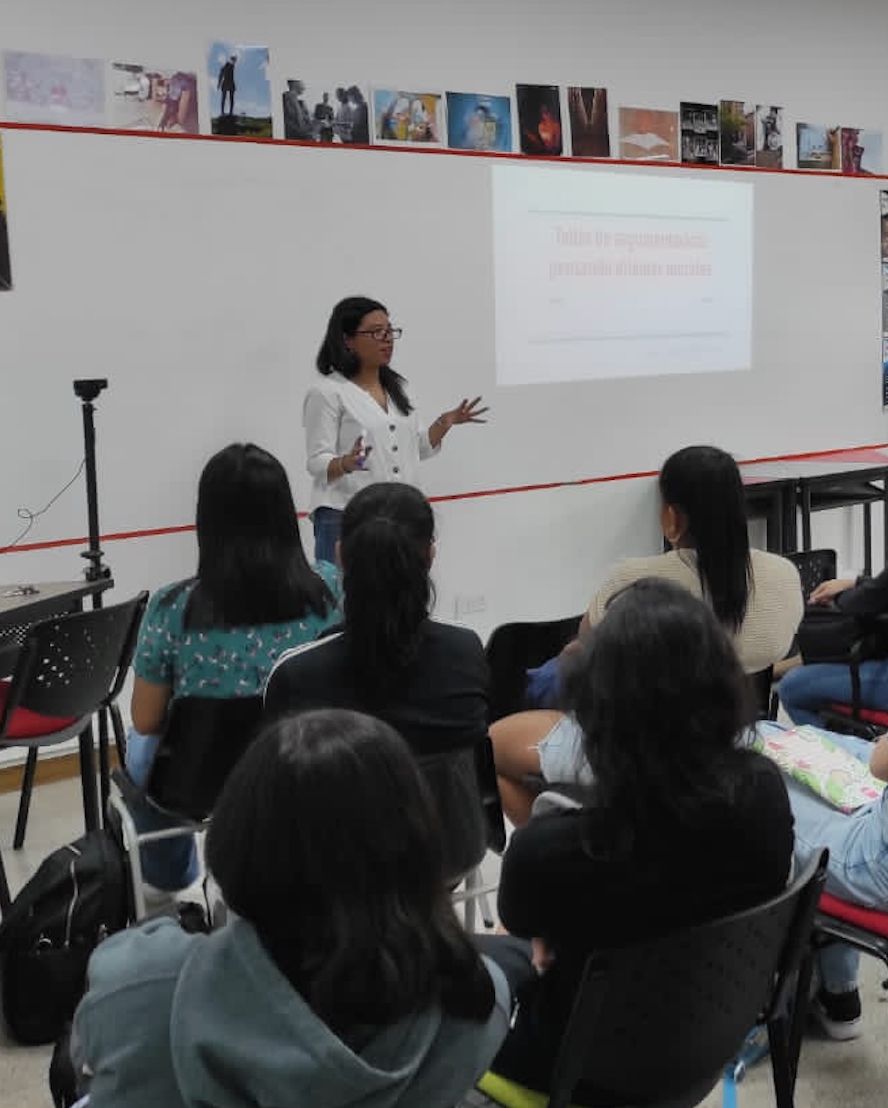 Vero teaching Spanish